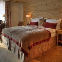 Hotel Le Petit Cervin Zermatt Zewnętrze zdjęcie A bed